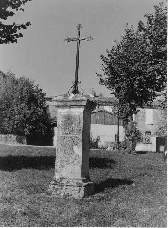 Saint-Ciers-d'Abzac, la croix de mission 1876.