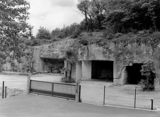 Malvergne, d'anciennes carrières de pierres aménagées.