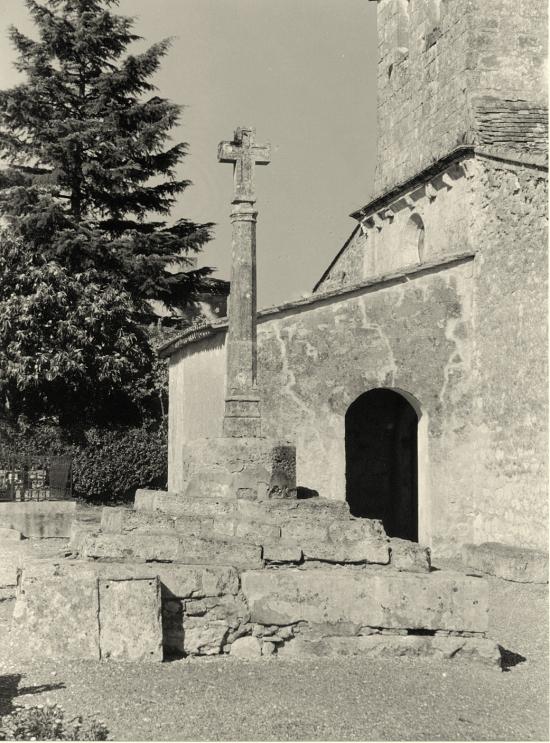 Saint-Ciers-d'Abzac, la croix du cimetière,