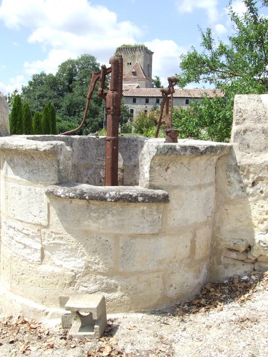 Daignac, un puits au château Curton