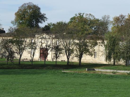 Saint-Germain-du-Puch, le château de Jonqueyres.