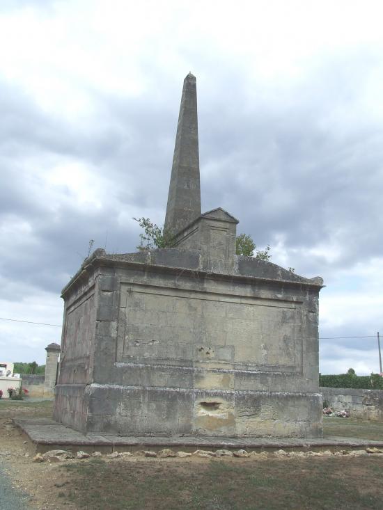 Daignac, le tombeau du Général Darmagnac