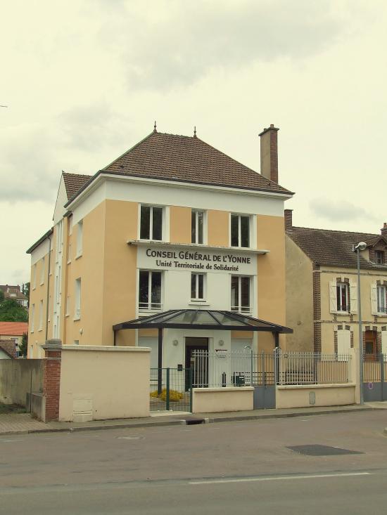 Migennes, l'ancienne gendarmerie,