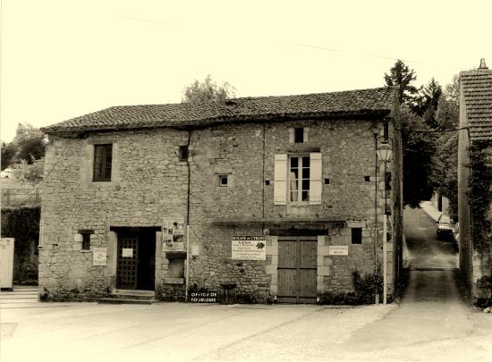 Cadouin, une ancienne maison,