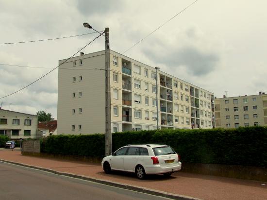 Migennes, une cité HLM,