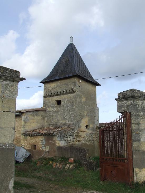 Génissac, le même pigeonnier.