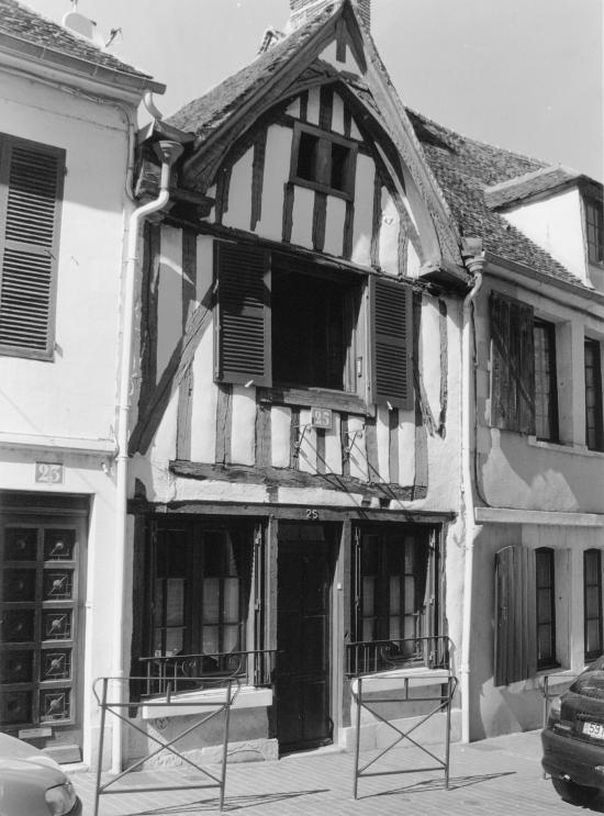 Auxerre, encore des maisons...