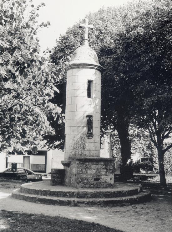 Moutiers en Retz, la Lanterne des Morts.