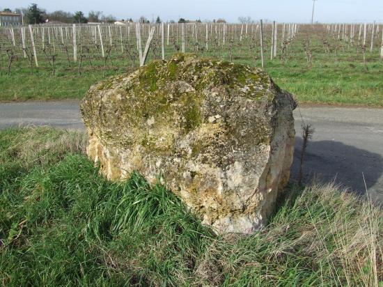 Lugaignac, un rocher,