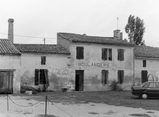 Izon, une ancienne boulangerie.